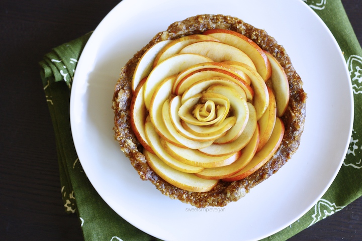 A Healthy Vegan 21st Birthday Celebration: Apple Rose Caramel Tart (Raw)