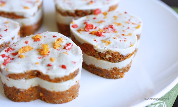 Healthy Carrot Cake Bites (raw, low fat, gf)