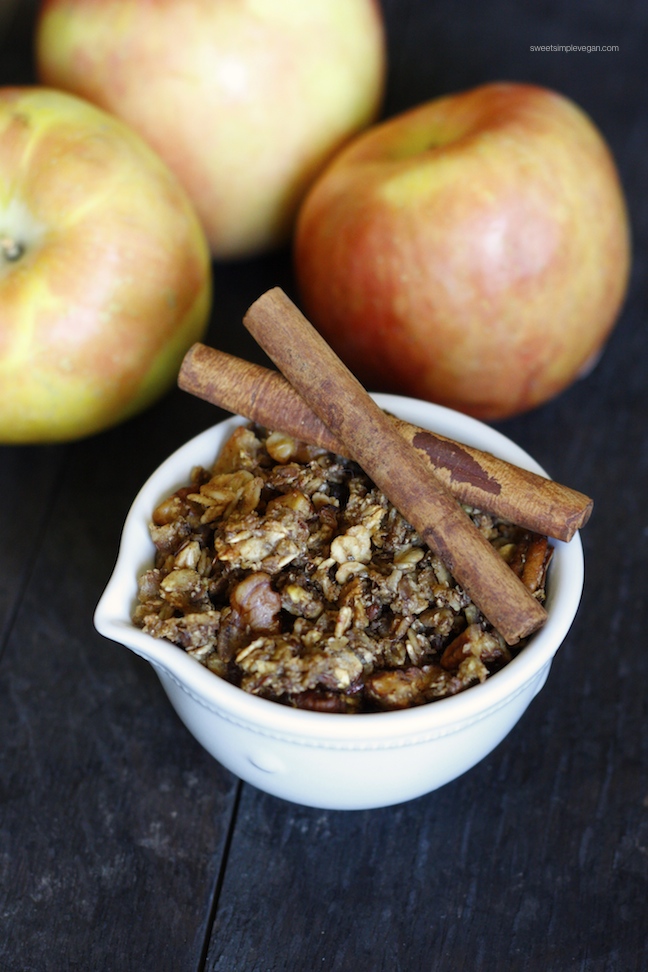 Date-Sweetened Apple Pie Granola (oil- & gluten-free)