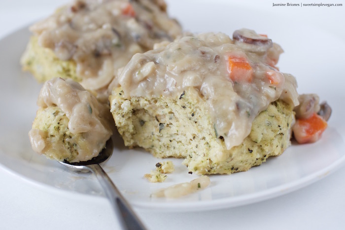 Biscuits Gravy YSJ Vegan Thanksgiving56